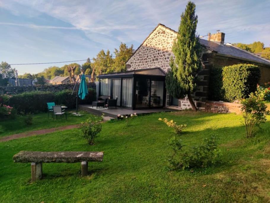Les Gites De Recoleine Nébouzat Exteriér fotografie