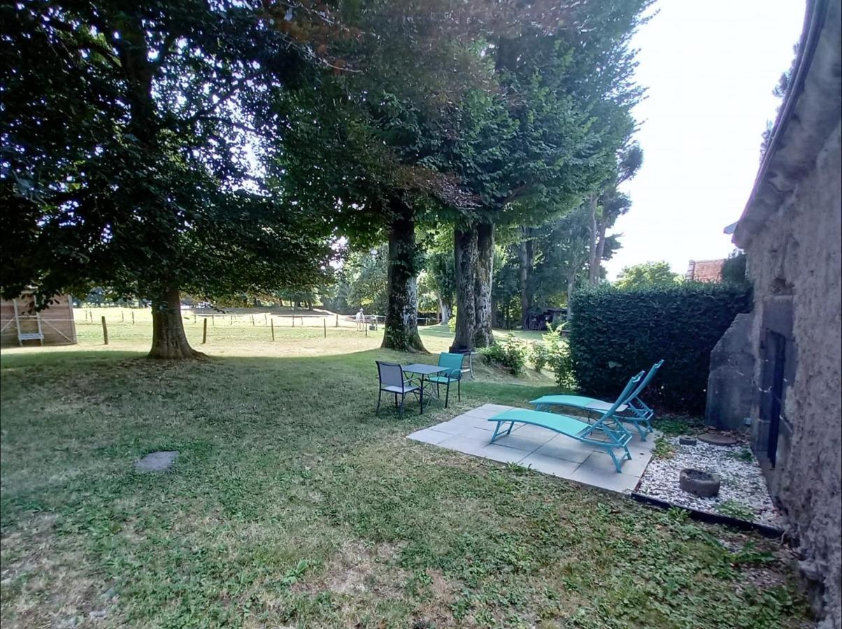 Les Gites De Recoleine Nébouzat Exteriér fotografie
